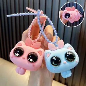 Χαριτωμένο Μπρελόκ Squishy Γάτα με Προεξέχοντα Μάτια Αστείο Παιχνίδι Ανακούφισης από το Στρες PVC Καρτούν Δώρο Τσάντας