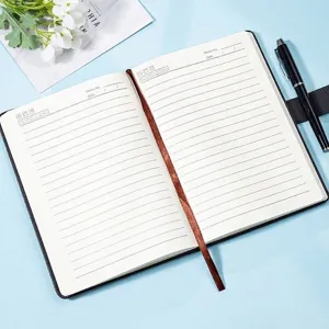 Minimalistisch zakelijk notitieboek met Daolin-papier en een bruine lintbladwijzer