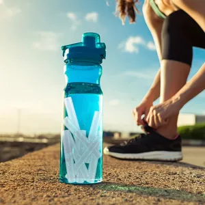 Set di 8 ghiaccioli in plastica bianca riutilizzabili in borraccia sportiva blu