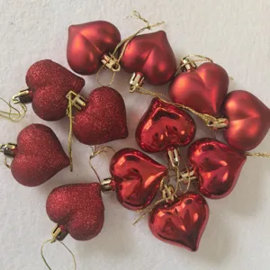 12pcs set of 4.5cm red heart-shaped plastic ornaments with mixed finishes for decor