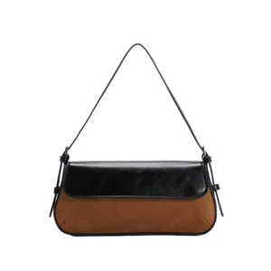 Elegante zweifarbige Baguette-Schultertasche mit schwarzer Klappe und braunem Wildleder