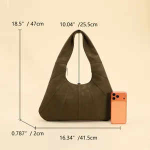 Dimensions détaillées d'un sac à main matelassé vintage en forme de croissant vert