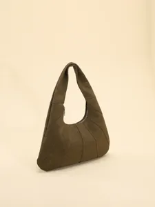 Vue de côté du sac hobo croissant rétro vert olive avec design à panneaux