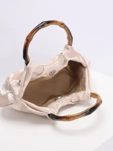 Retro handtas met bamboe handvat, Chinese stijl satijnen plooi tas voor dames cheongsam.