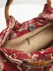 Vintage Chinese stijl handtas met bamboe handvat, rode brokaat en gouden borduursel voor dames.