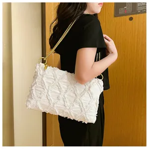Weiße Denim gesteppte Ketten-Umhängetasche für Damen, elegante Rautenmuster Clutch.