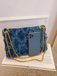 Gesteppte Jeans Umhängetasche mit goldener Kette, stilvolle lässige Damen Schultertasche chic.
