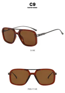 Vue détaillée de lunettes de soleil carrées vintage avec verres bruns et double pont.