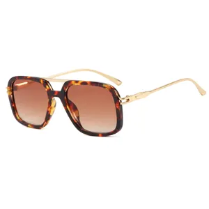 Lunettes de soleil carrées oversize écaille avec double pont doré