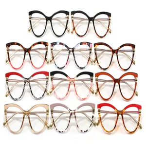 Collection élégante de montures papillon colorées pour femmes affichage de lunettes mode