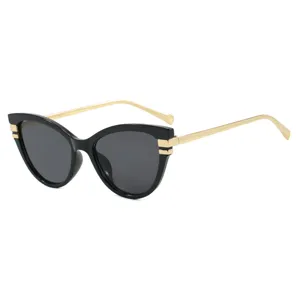 Lunettes de soleil œil de chat élégantes pour femmes avec branches en métal doré de qualité