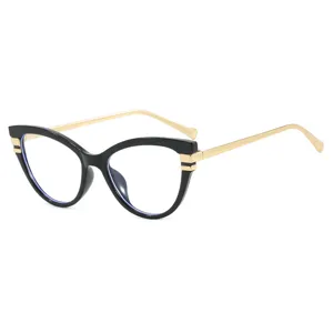Lunettes de soleil œil de chat pour femmes avec monture noire et branches dorées