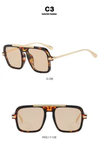 Eleganti occhiali da sole quadrati da aviatore da donna con montatura tartarugata e lenti marroni.