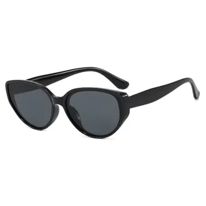 Modische schwarze Cat-Eye-Sonnenbrille für Kinder im minimalistischen Design