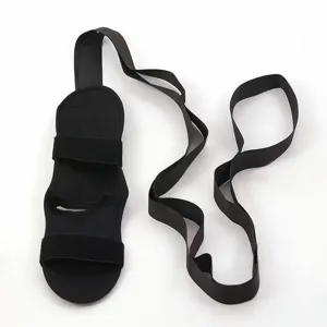 Schwarzer Yoga-Dehnungsgurt für Beindehnung und effektives Rehabilitationstraining