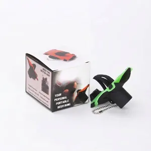 Draagbare zwart-groene shotgun biertool met sleutelhanger en retail verpakkingsdoos