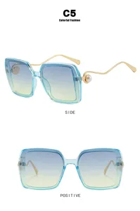 Detailansicht der quadratischen Übergangs-Sonnenbrille mit stilvollen Perlenverzierung