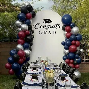 Complete ballonnenboogset voor afstuderen 2026 met Congrats GRAD achtergrond
