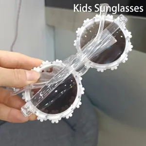 Cute daisy flower sunglasses for girls with white petals and transparent frames