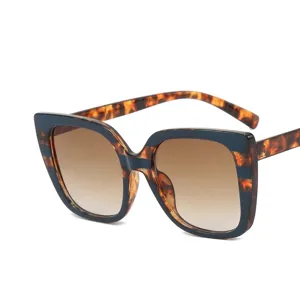 Stylish oversized square tortoiseshell sunglasses with brown gradient lenses for women
