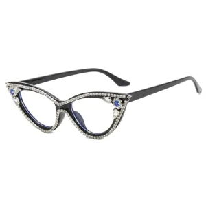 Vintage σκελετός γυαλιών τύπου cat-eye με λαμπερά διακοσμητικά στρας και διαφανείς φακούς