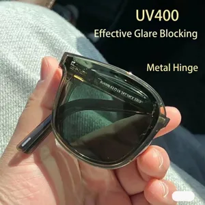 Gafas de sol plegables de moda con protección UV400 y montura translúcida de mujer