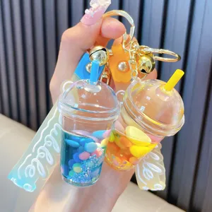 Portachiavi carino a forma di bottiglia di bubble tea in acrilico con perline color