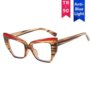 Stilvolles TR90 Katzenaugen-Brillengestell mit brauner Holzmaserung und Rot.