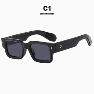 Gafas de sol de hombre con montura pequeña cuadrada y protección UV en negro