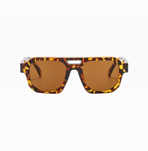 Vorderansicht der Vintage-Pilotensonnenbrille in Schildpatt mit braunen Gläsern und Doppelsteg