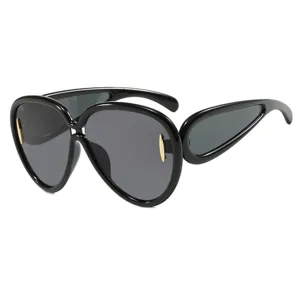 Futuristic oversized sunglasses with wrap-around side shields for women hip-hop style