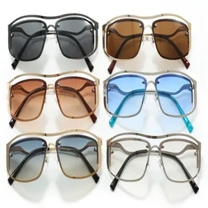 Collection de lunettes de soleil Y2K steampunk avec montures métalliques ajourées.