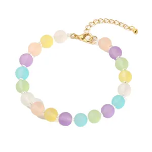 Buntes Armband aus matten Acrylperlen in Macaron-Farben mit verstellbarer Goldkette