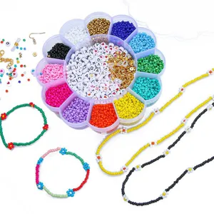 Buntes 12-Farben Glasperlen und Buchstabenperlen Set in Blumen-Aufbewahrungsbox für DIY