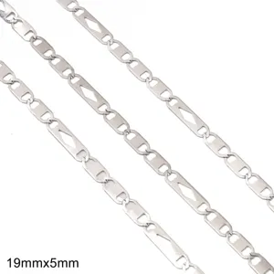 High-quality close-up detail of stainless steel DIY jewelry chain links, 19mm x 5mm size