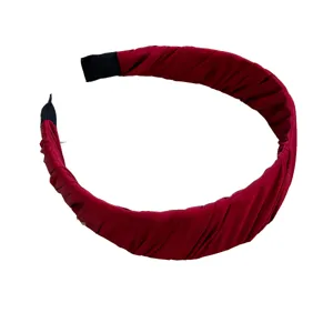 Eleganter weinroter Satin-Haarreif für Damen mit hochwertiger plissierter Stoffstruktur