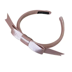Eleganter rosa Satin-Haarreif mit Schleife und seidigem Finish für Mädchen und Frauen