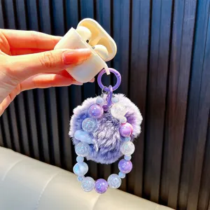 Llavero de pompón de peluche morado y abalorio de cuentas de colores para bolsos o móviles