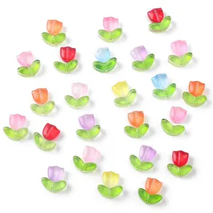 Detailansicht bunter Tulpen-Acrylperlen für die DIY-Schmuckherstellung