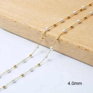 Nahaufnahme einer 18K vergoldeten Kette mit 4,0 mm Perlen für DIY-Schmuckherstellung