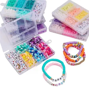 Detailansicht von 6mm Heishi-Perlen Set mit bunten Buchstabenperlen für DIY Schmuck