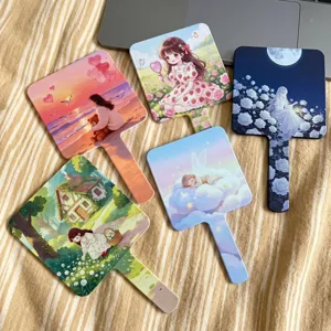 Vue détaillée de cinq miroirs à main carrés avec diverses illustrations de filles mignonnes