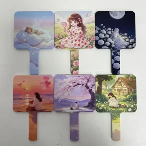 Collection de six adorables miroirs à main carrés avec poignée pour un maquillage nomade