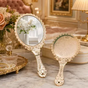 Specchio da Trucco Portatile Vintage Europeo con Disegno Floreale a Rilievo Finitura Galvanica Elegante Strumento di Bellezza per Donna