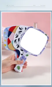 Draagbare hand-make-upspiegel met kleurrijke artistieke patronen en plastic handvat