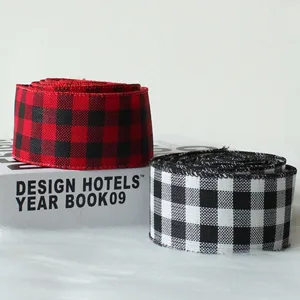 Deux rouleaux de rubans de Noël à carreaux rouges et blancs pour décoration DIY