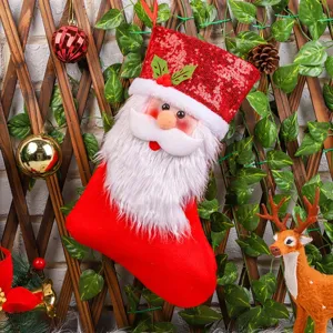 Chaussette de Noël à paillettes rouges avec barbe en peluche et sac cadeau Père Noël
