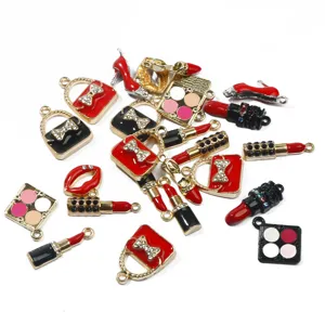 Dijes de esmalte y aleación con forma de labial, bolsos y tacones para joyería DIY