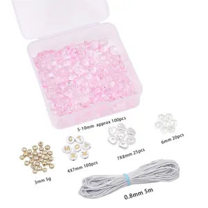 Umfassendes DIY-Schmuckset mit rosa Glasperlen, Buchstabenanhängern und elastischer Kordel