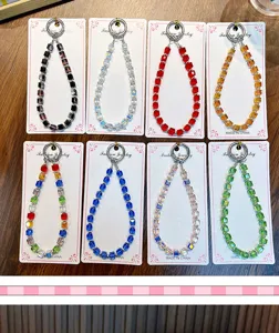 Présentation de huit couleurs de chaînes de téléphone en perles de cristal